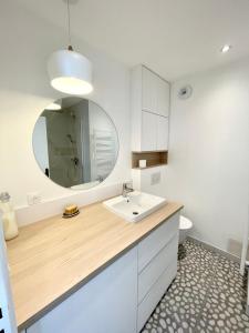Lovely T1 d architecte de standing Vue mer 360的一间浴室