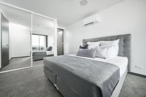 Quest Geelong Central客房内的一张或多张床位