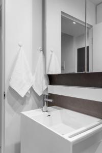 Bilik mandi di High Rise Marina Tower Residence +9 gambar