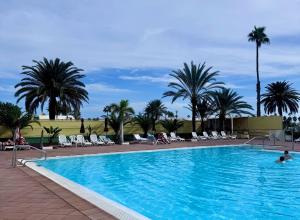 Bazén v ubytovaní Excelsior I Sea View Apartment alebo v jeho blízkosti
