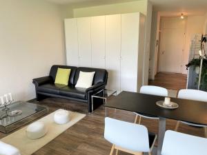 Χώρος καθιστικού στο San Remo by Fewotessin