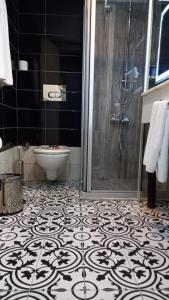 Koupelna v ubytování Adana City Boutique Hotel + 37 fotografií