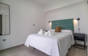 Postel nebo postele na pokoji v ubytování Nice Apartment In Zahara De Los Atunes