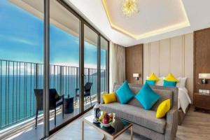 Panorama Beach Pearl Nha Trang Residences的休息区