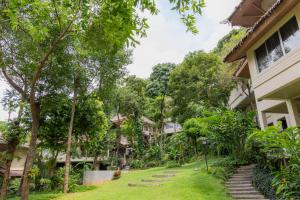Сад в Pakasai Resort