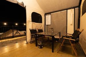 Balkón nebo terasa v ubytování Seosan Godeunnam Glamping
