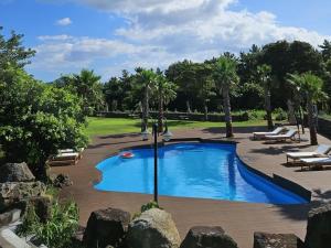 Bazén v ubytování Jeju Seochae nebo v jeho okolí