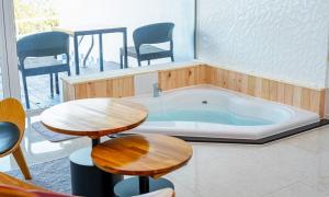 Φωτογραφία από το άλμπουμ του Geoje Star Marine Pool Villa σε Geoje 