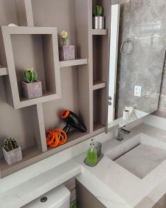 Bilik mandi di Gih Guest House Parque Beto Carrero