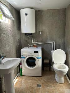 Ένα μπάνιο στο the old hut