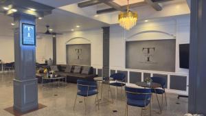 Χώρος καθιστικού στο Talya Patong Hotel