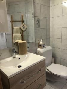 Koupelna v ubytování Haus Frainer + 23 fotografií