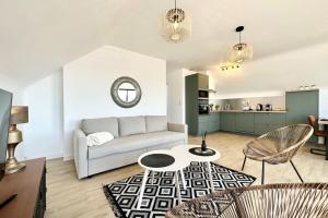 Posezení v ubytování T2 Neuf Top Cocooning Terrasse - Face à la mer