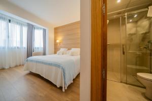 Kúpeľňa v ubytovaní Hostal Menurka + 37 fotografií