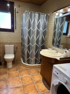 Koupelna v ubytování Casa Rue + 25 fotografií
