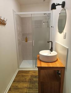Ένα μπάνιο στο L'appartement du parc