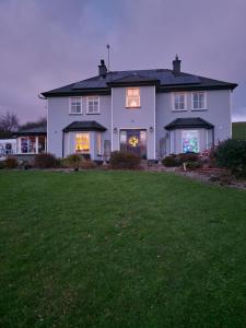 Hoone, kus the country house asub