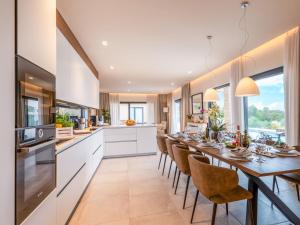 Kuchyň nebo kuchyňský kout v ubytování Villa Christall by Interhome + 39 fotografií