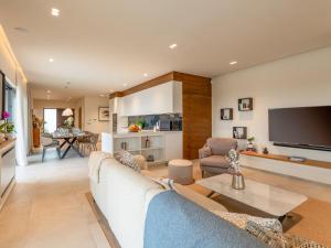 TV a/nebo společenská místnost v ubytování Villa Christall by Interhome