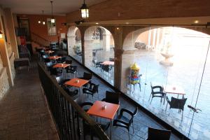 Gallery image of Hotel Restaurante El Colono in Gallur