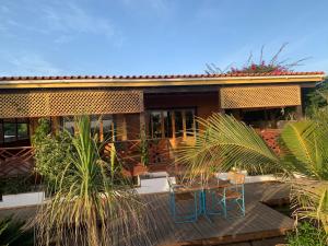 Giardino di Tropikal House Facing Ocean