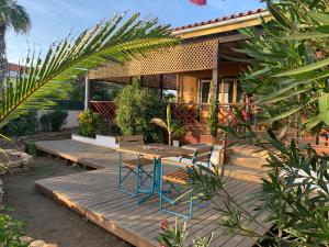 Giardino di Tropikal House Facing Ocean