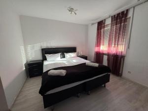 Postel nebo postele na pokoji v ubytování 3 Zimmer Wohnung