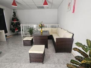 Зона вітальні в Corralejo Coliving by Amazzzing Travel