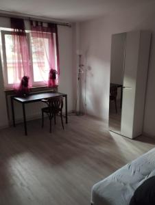 Postel nebo postele na pokoji v ubytování 3 Zimmer Wohnung