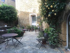 Zahrada ubytování Mas en pierres 17 couchages avec piscine et jardin