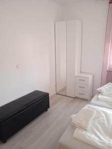 Postel nebo postele na pokoji v ubytování 3 Zimmer Wohnung