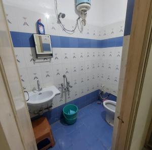 Ένα μπάνιο στο Home Stay with Sanjeev +17 φωτογραφίες