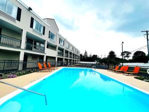 Bazén v ubytování Baymont Inn and Suites by Wyndham Columbus / Near OSU nebo v jeho okolí
