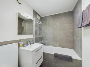 Vannituba majutusasutuses Mountain Majesty Apartment with Stunning Views