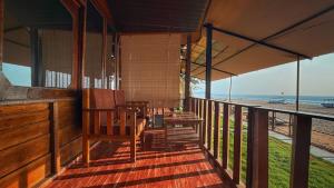 Madhu Huts Agonda的阳台或露台