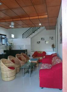Matraville Home Stay Tuk Tuk Lake Toba Samosir的休息区