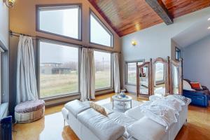 Postel nebo postele na pokoji v ubytování Grapevine Lodge
