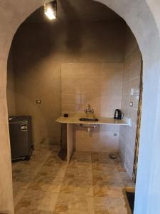 A bathroom at انير انشال Enir Enshal