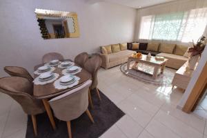 Posezení v ubytování Cozy Duplex appartement wifi parking proximité