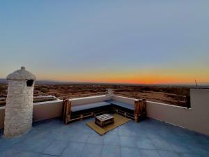 Μπαλκόνι ή βεράντα στο Appartement T3 climatisé avec piscine