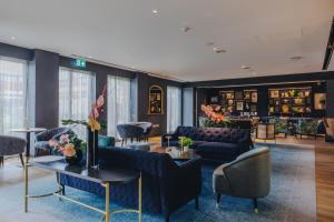 Posezení v ubytování Reserve, by Warner Hotels - The Runnymede on Thames