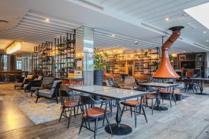 Restaurace v ubytování Reserve, by Warner Hotels - The Runnymede on Thames