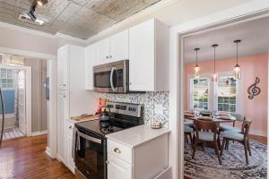 Dapur atau dapur kecil di Sanford's Haven, 3 Bedroom, Sleeps 7 +24 gambar