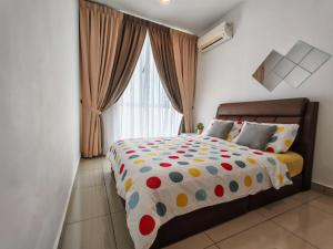 Postel nebo postele na pokoji v ubytování Near MMHE - 3 Bedrooms Homestay Meridin Bayvue Pasir Gudang + 27 fotografií