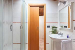 A bathroom at Casa Cosi Masaccio