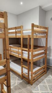 Postel nebo postele na pokoji v ubytování Matrix Hostel