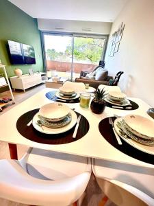 Μια τηλεόραση ή/και κέντρο ψυχαγωγίας στο Sphinx de Thau