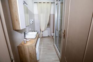 Bilik mandi di Casa Mia Apartment Fiumicino