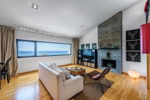 A television and/or entertainment centre at Villa Holivista
