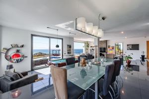 A television and/or entertainment centre at Villa Holivista